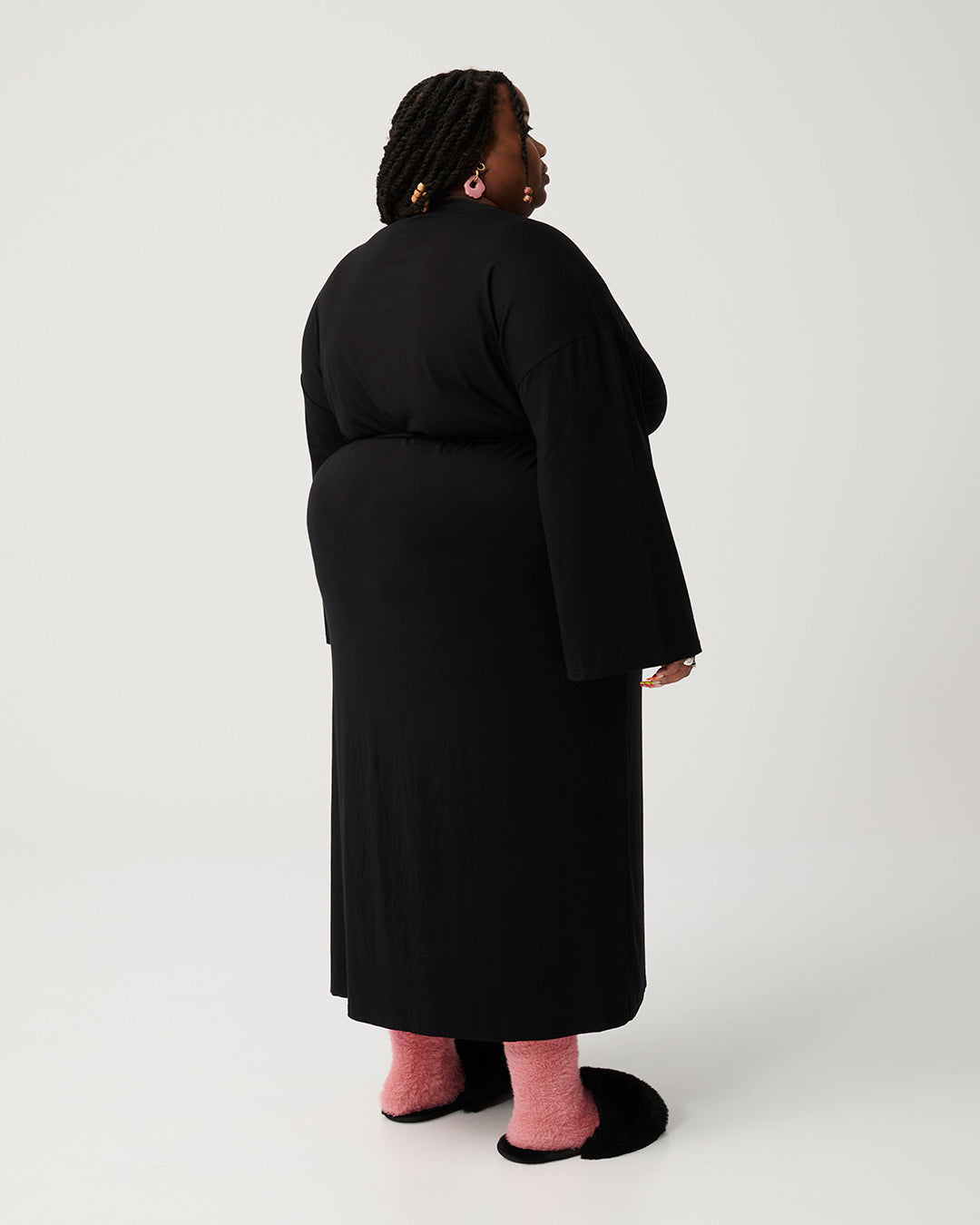 Serial Snoozer /  Black / Robe