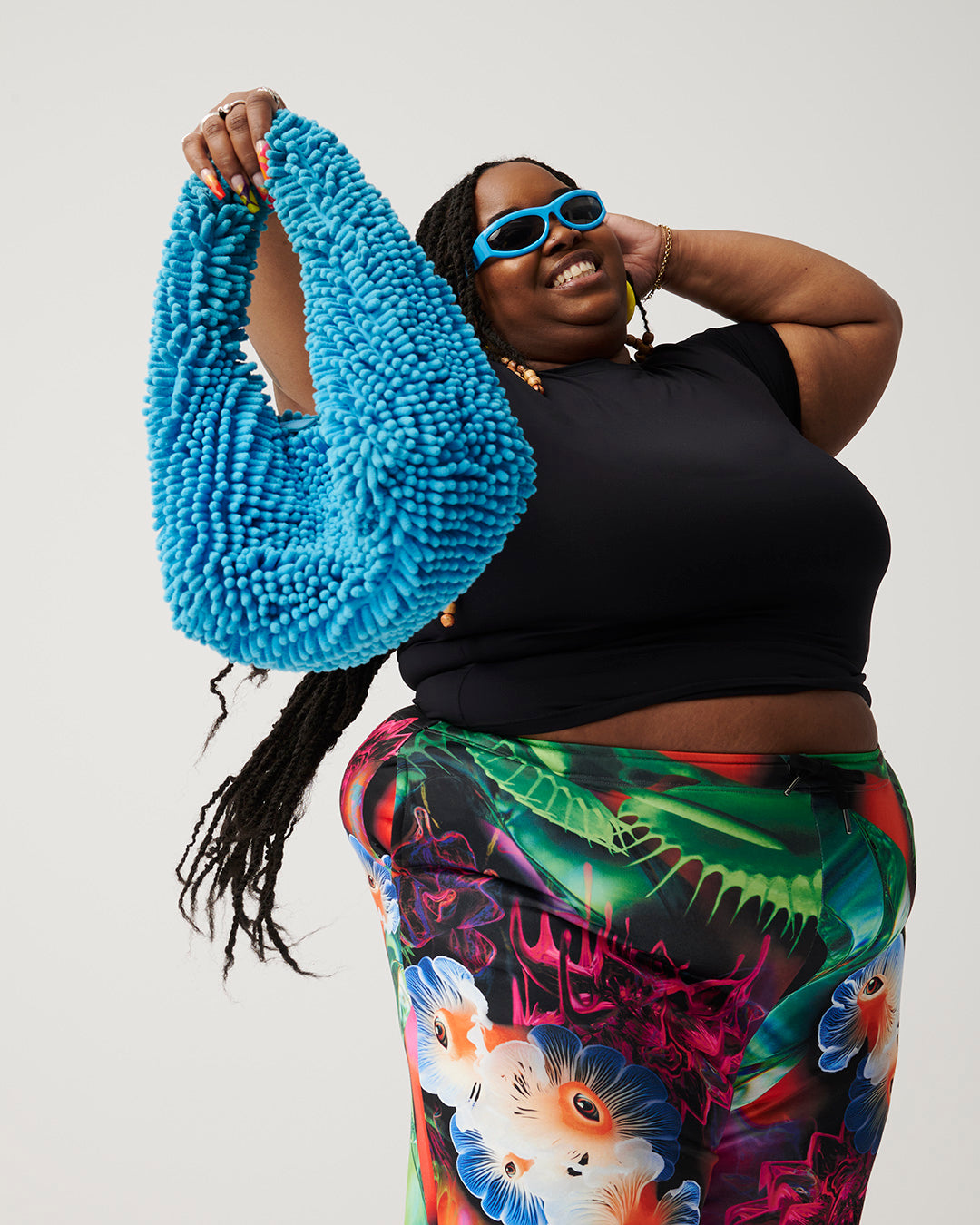 Cuddlelicious / Black / Cropped T-Shirt