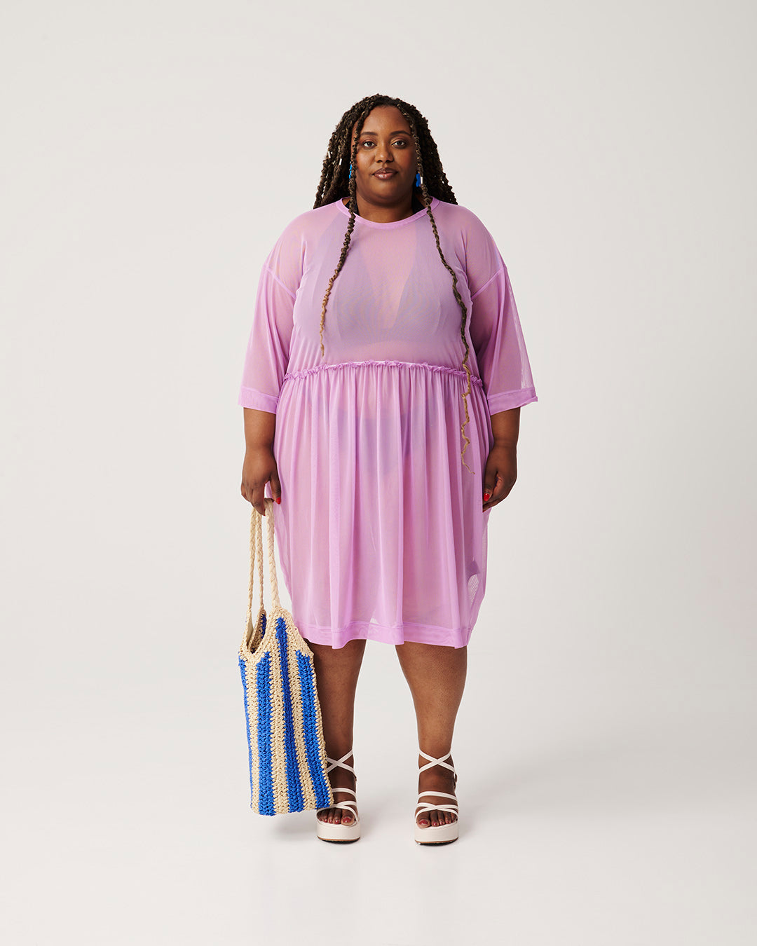 Plus-size jurk in Solid Lilac uit de Rebirth collectie, oversized en luchtig, perfect als cover-up of casual zomeroutfit