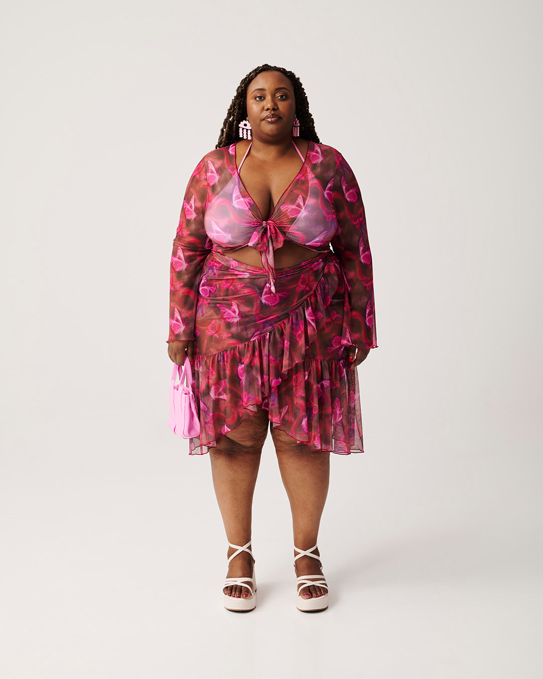 Sunset Sizzle mesh cover-up voor plus-size vrouwen, veelzijdig als strandkleding of casual zomeroutfit, perfect om over een bikini te dragen